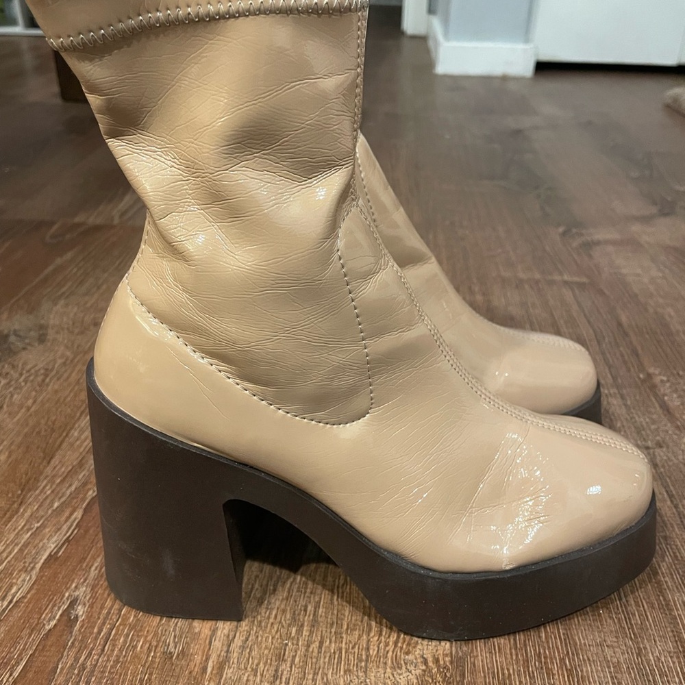 Stylish Tan Platform Boots